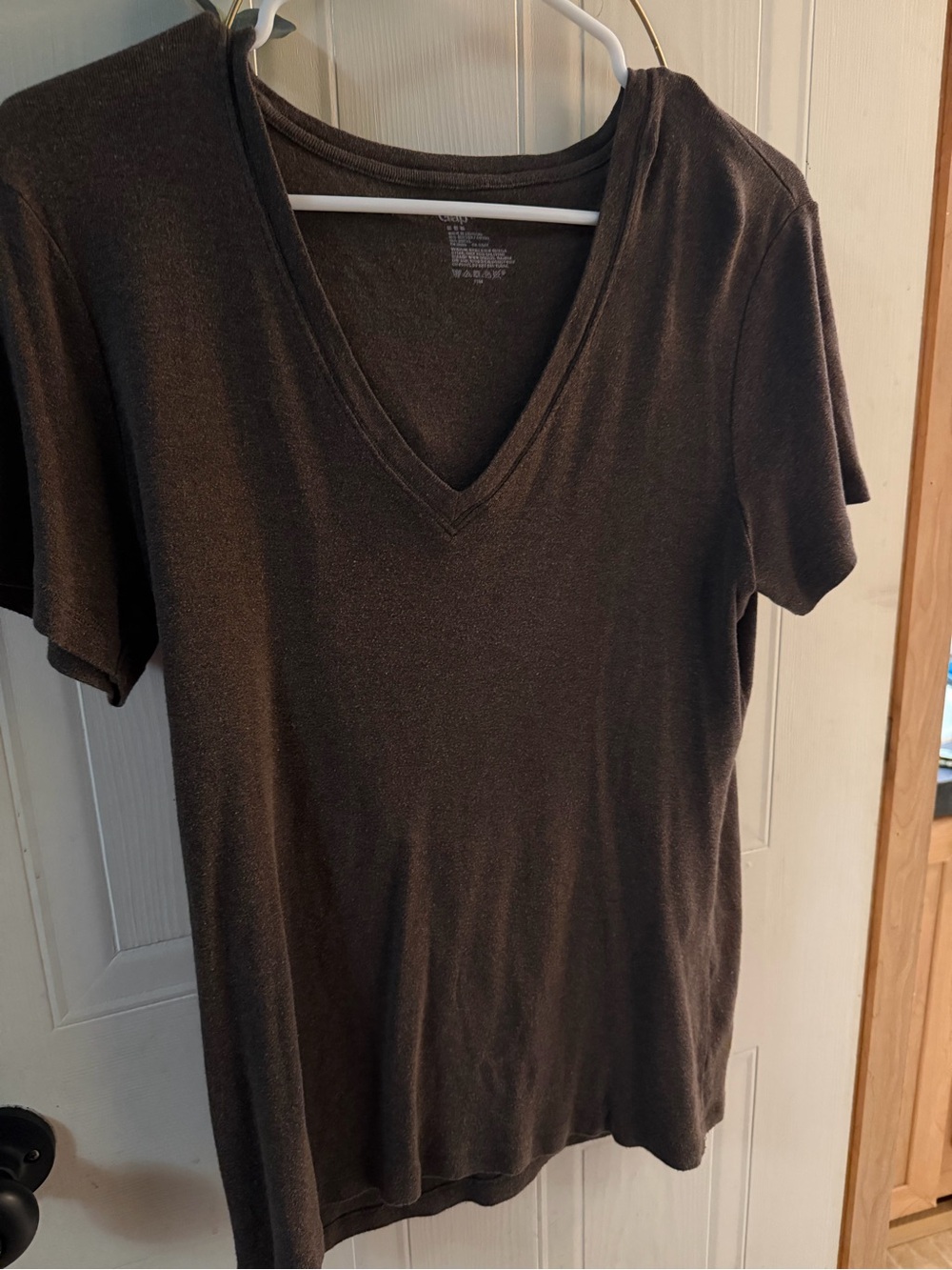 GAP Women's V-Neck Short Sleeve Tee - Dark Brown